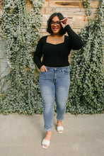 Load image into Gallery viewer, Better Days Vintage Wash Boyfriend Jeans