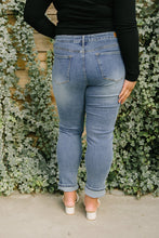 Load image into Gallery viewer, Better Days Vintage Wash Boyfriend Jeans
