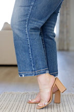 Load image into Gallery viewer, Betty High Rise Vintage Wash Wide Leg Crop Jeans