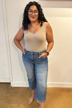 Load image into Gallery viewer, Betty High Rise Vintage Wash Wide Leg Crop Jeans