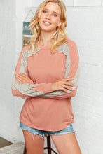 Load image into Gallery viewer, Mauve Hacci Two Tone Cross Detail Sleeve Top