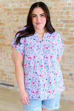 Load image into Gallery viewer, Lizzy Cap Sleeve Top in Muted Lavender and Pink Floral