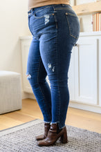 Load image into Gallery viewer, Annalise Slanted Raw Hem Skinny Jeans