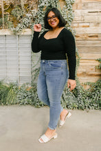 Load image into Gallery viewer, Better Days Vintage Wash Boyfriend Jeans