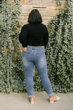 Load image into Gallery viewer, Better Days Vintage Wash Boyfriend Jeans