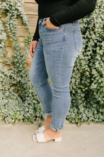 Load image into Gallery viewer, Better Days Vintage Wash Boyfriend Jeans