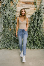 Load image into Gallery viewer, Better Days Vintage Wash Boyfriend Jeans