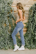 Load image into Gallery viewer, Better Days Vintage Wash Boyfriend Jeans