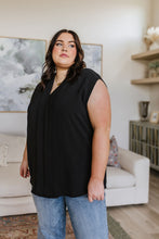 Load image into Gallery viewer, Elevate Everyday Blouse in Black