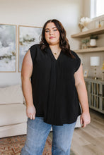 Load image into Gallery viewer, Elevate Everyday Blouse in Black