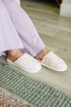 Load image into Gallery viewer, Fuzziest Feet Animal Print Slippers In Pink