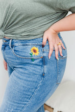 Load image into Gallery viewer, Hi-Rise Relaxed Sunflower Embroidery Jeans