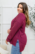 Load image into Gallery viewer, Long Sleeve Knit Top With Pocket In Burgundy