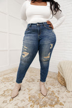 Load image into Gallery viewer, Mid-Rise Destroyed Relaxed Fit Jeans