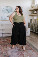 Load image into Gallery viewer, Modern Classic Wide Leg Crop Pants in Black