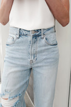 Load image into Gallery viewer, New Me Distressed Jeans